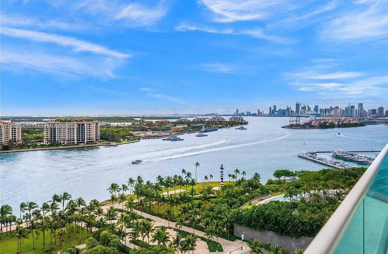 Small Image of 300 SOUTH POINTE DR #1902, Miami Beach Number 2