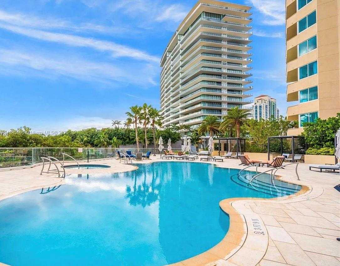 Small Image of 300 SOUTH POINTE DR #1902, Miami Beach Number 27