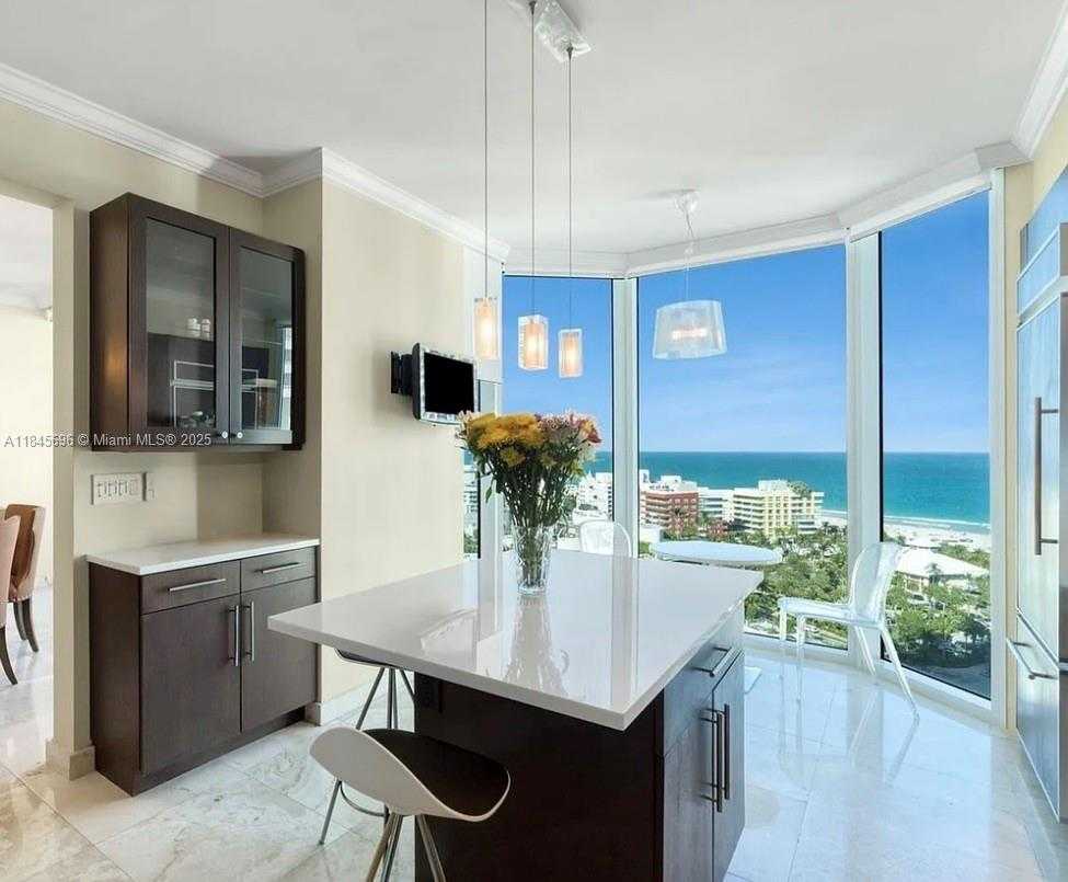 Small Image of 300 SOUTH POINTE DR #1902, Miami Beach Number 4
