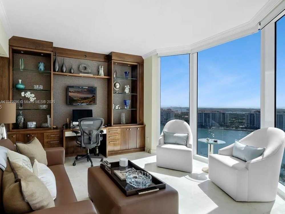 Small Image of 300 SOUTH POINTE DR #1902, Miami Beach Number 9