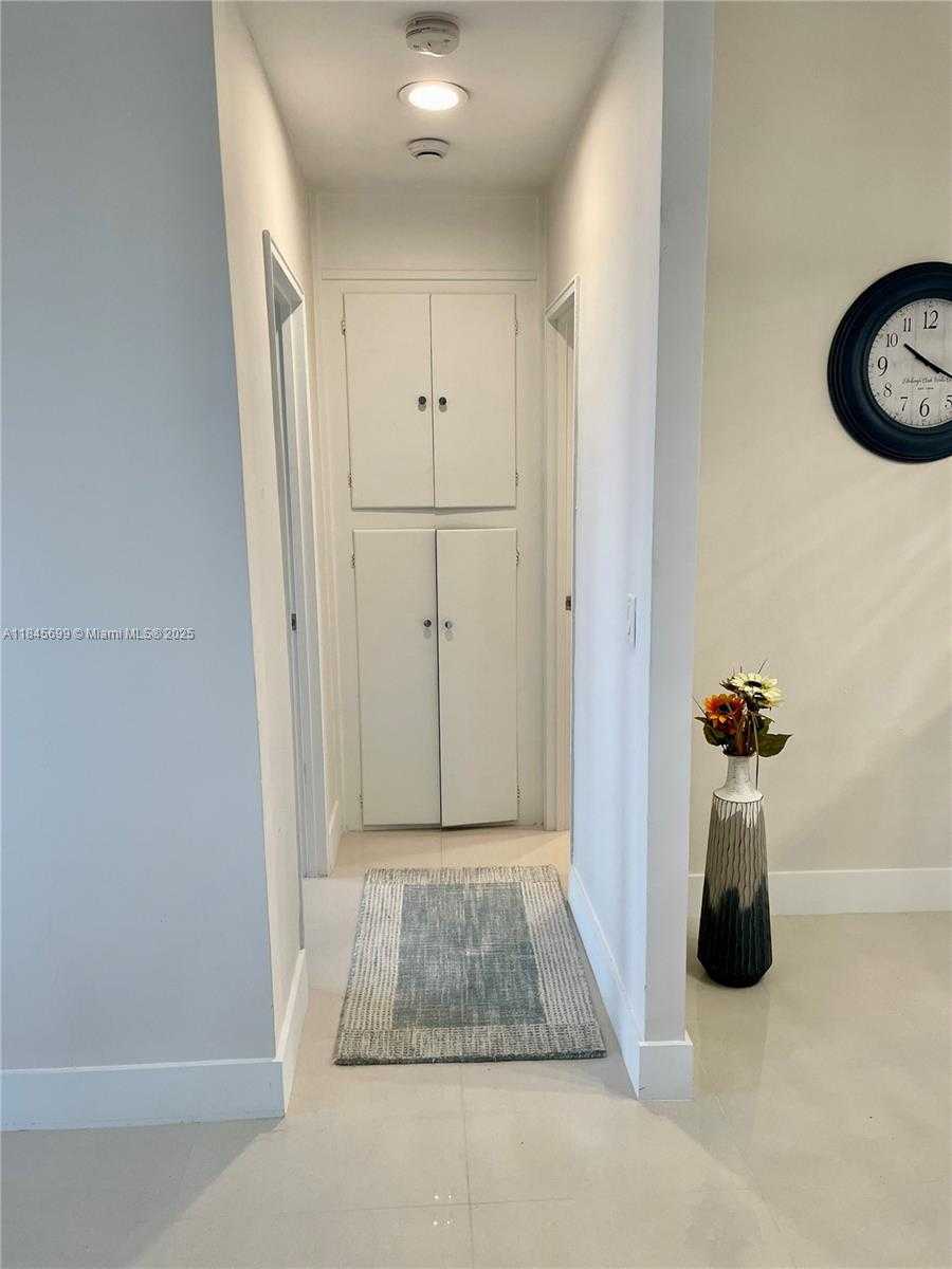 Small Image of 10185 COLLINS AVE #PH06(+DEN), Bal Harbour Number 23