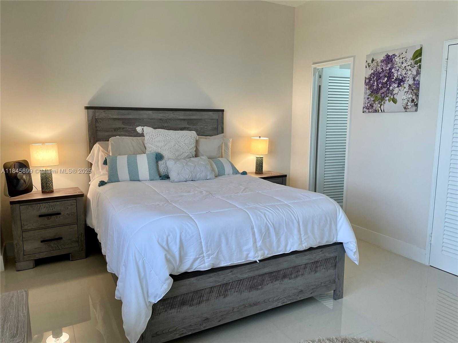 Small Image of 10185 COLLINS AVE #PH06(+DEN), Bal Harbour Number 27