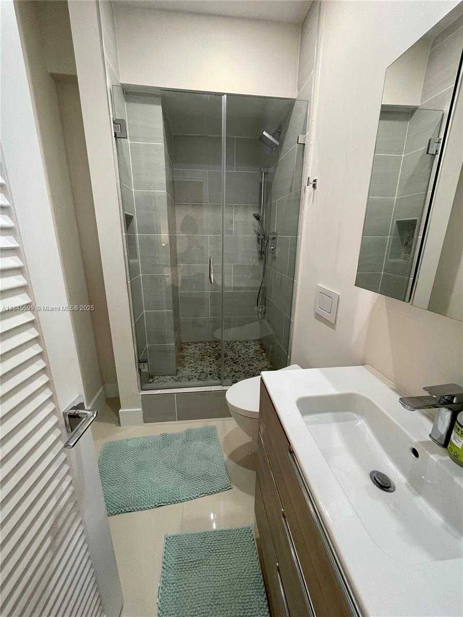 Small Image of 10185 COLLINS AVE #PH06(+DEN), Bal Harbour Number 30