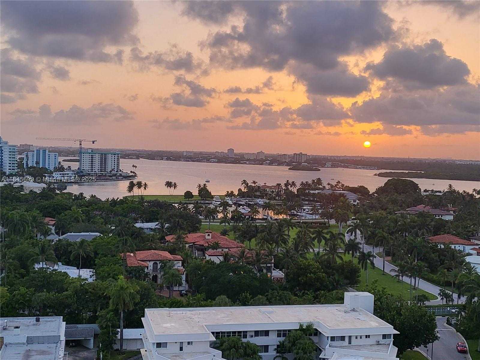 Small Image of 10185 COLLINS AVE #PH06(+DEN), Bal Harbour Number 31