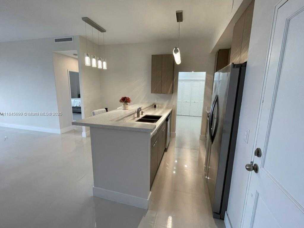Small Image of 10185 COLLINS AVE #PH06(+DEN), Bal Harbour Number 33