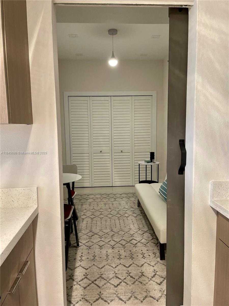 Small Image of 10185 COLLINS AVE #PH06(+DEN), Bal Harbour Number 34
