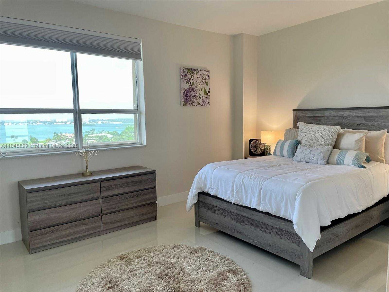 Small Image of 10185 COLLINS AVE #PH06(+DEN), Bal Harbour Number 4