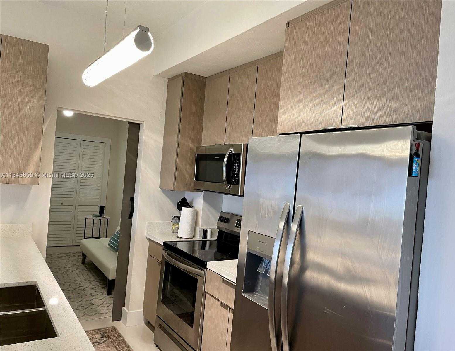 Small Image of 10185 COLLINS AVE #PH06(+DEN), Bal Harbour Number 46