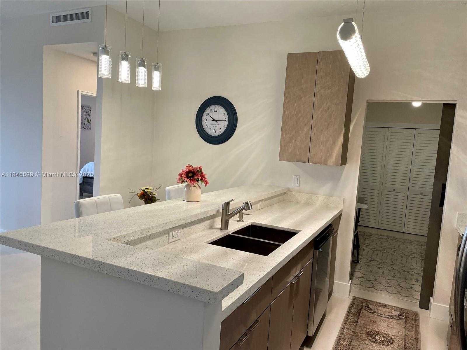 Small Image of 10185 COLLINS AVE #PH06(+DEN), Bal Harbour Number 47
