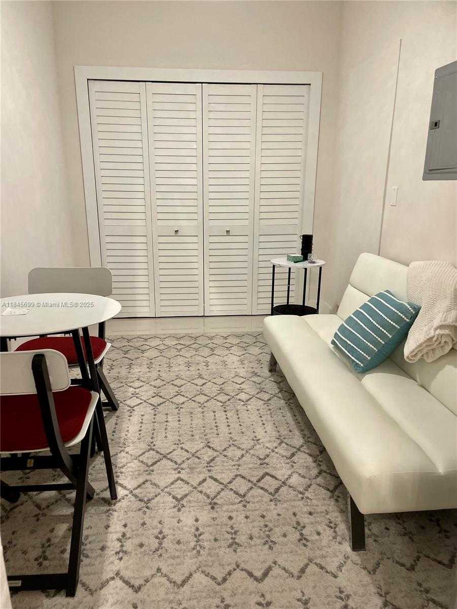 Small Image of 10185 COLLINS AVE #PH06(+DEN), Bal Harbour Number 5