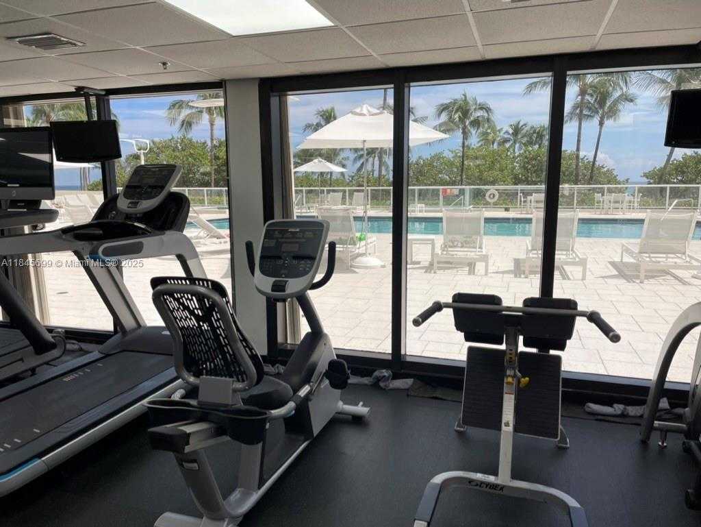 Small Image of 10185 COLLINS AVE #PH06(+DEN), Bal Harbour Number 50