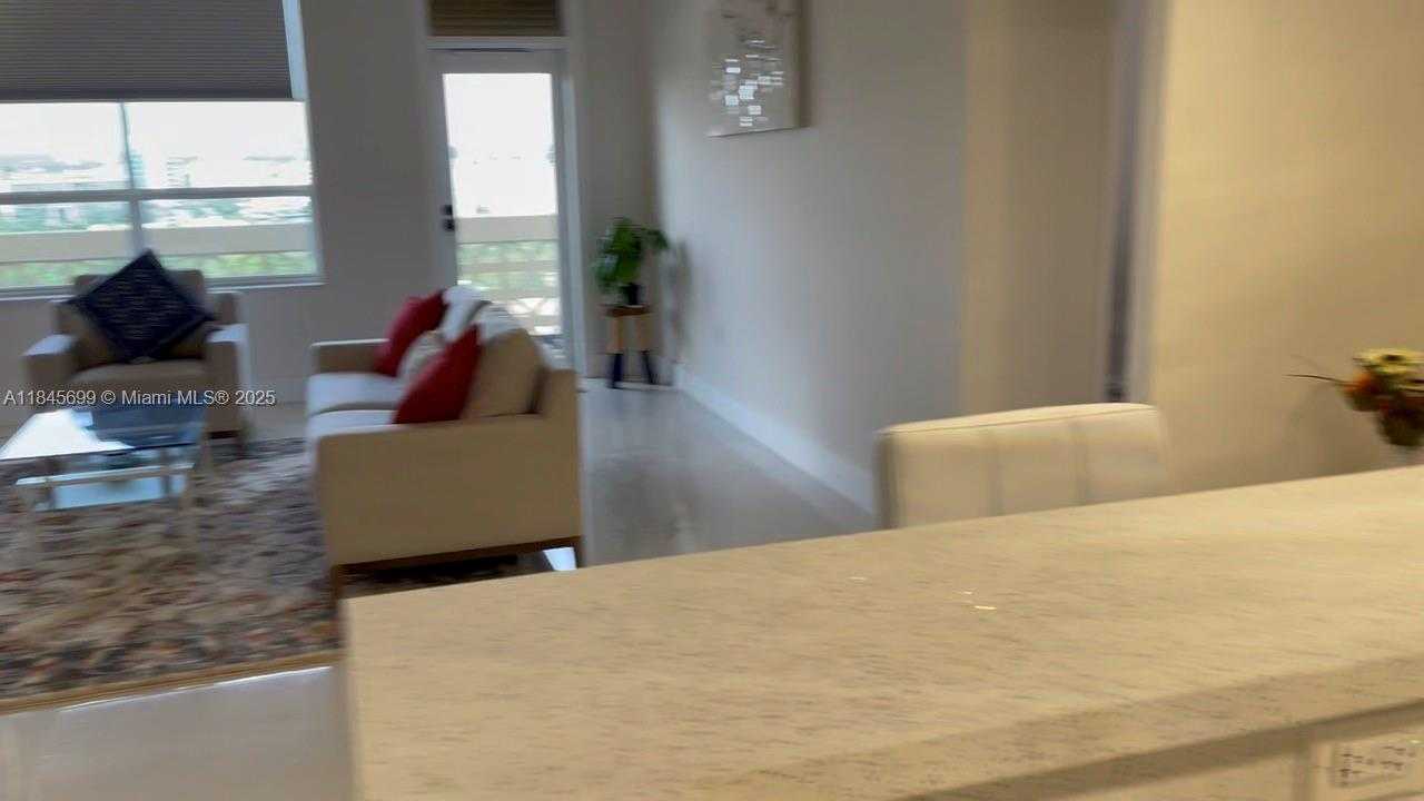 Small Image of 10185 COLLINS AVE #PH06(+DEN), Bal Harbour Number 51