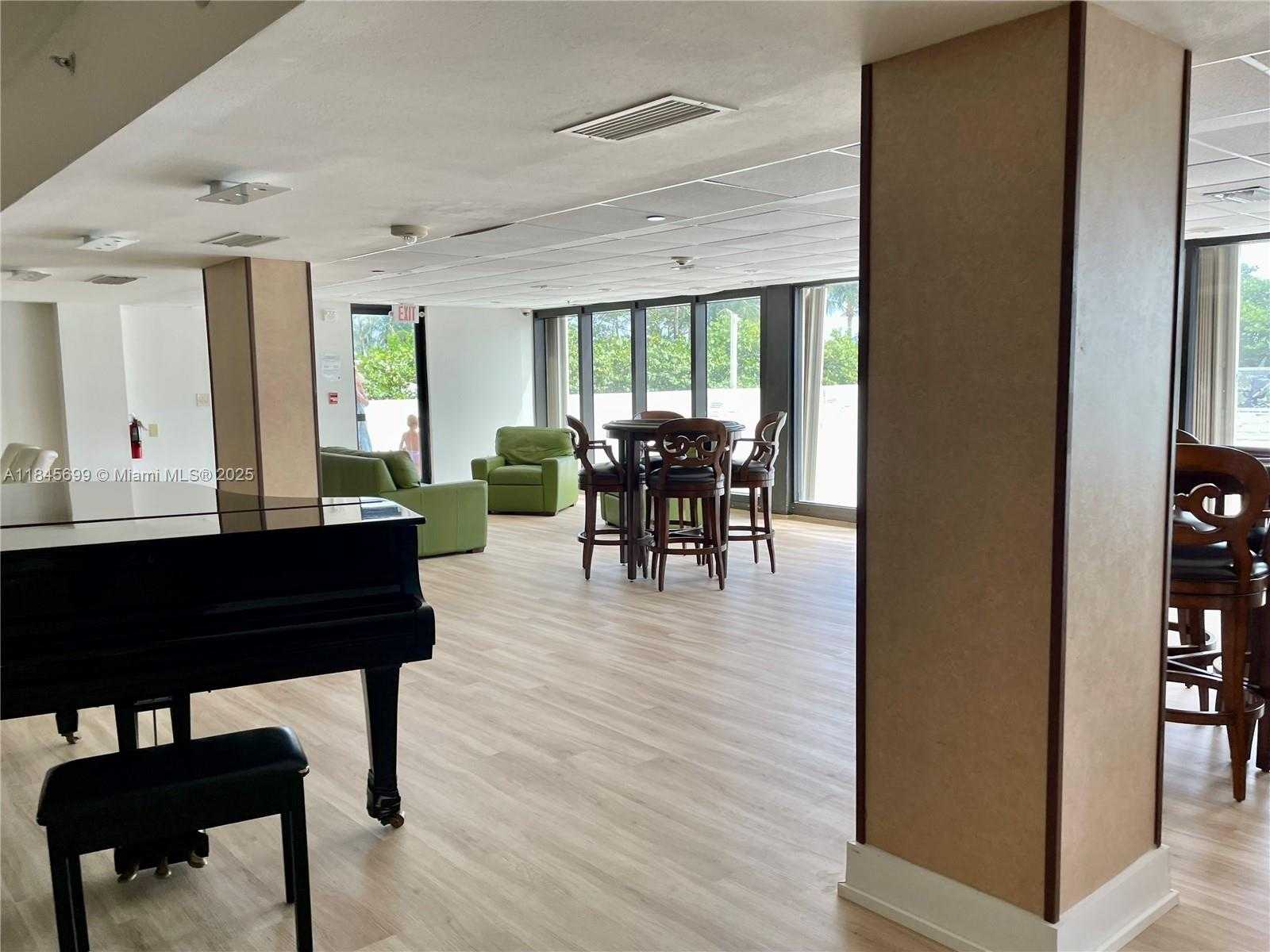 Small Image of 10185 COLLINS AVE #PH06(+DEN), Bal Harbour Number 52
