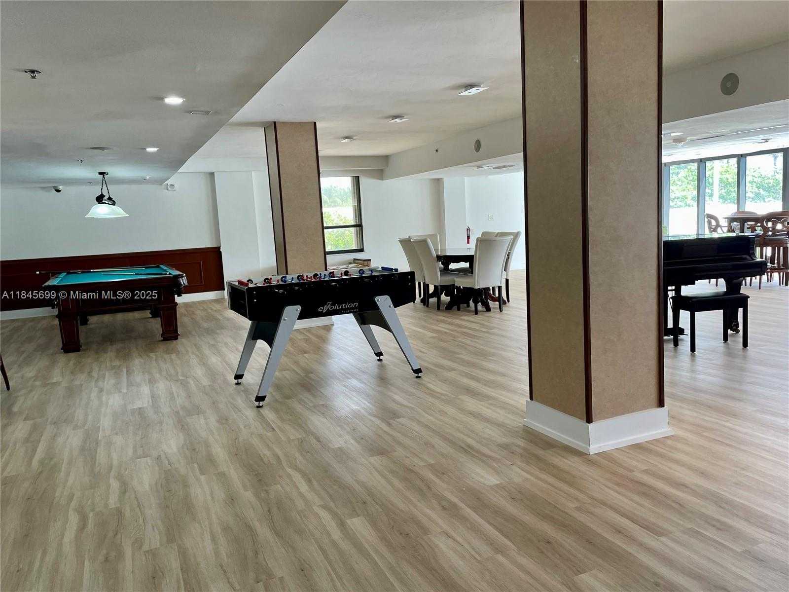 Small Image of 10185 COLLINS AVE #PH06(+DEN), Bal Harbour Number 53