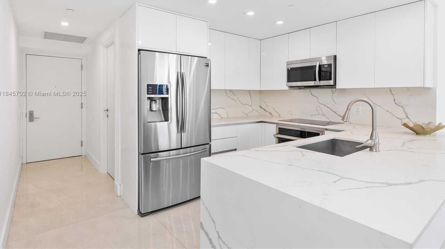 Small Image of 1300 BRICKELL BAY DR #3100, Miami Number 11