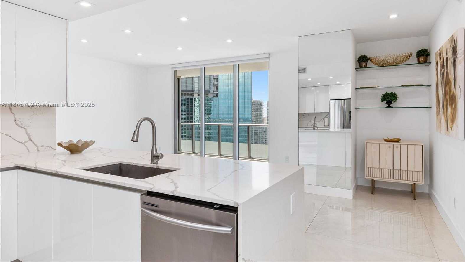 Small Image of 1300 BRICKELL BAY DR #3100, Miami Number 15