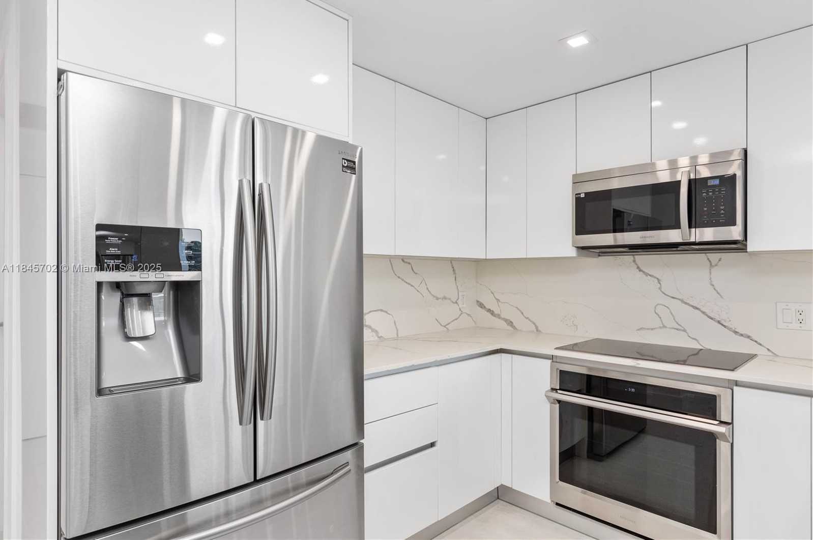 Small Image of 1300 BRICKELL BAY DR #3100, Miami Number 17