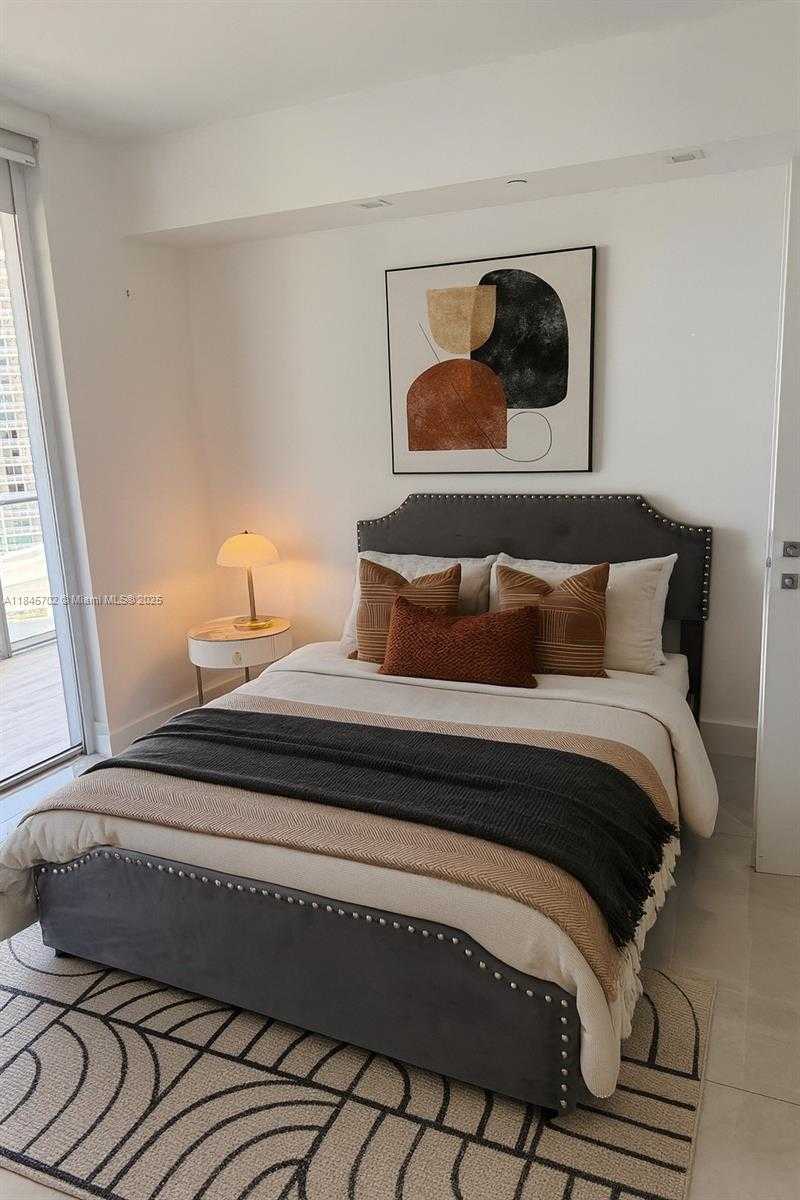 Small Image of 1300 BRICKELL BAY DR #3100, Miami Number 19