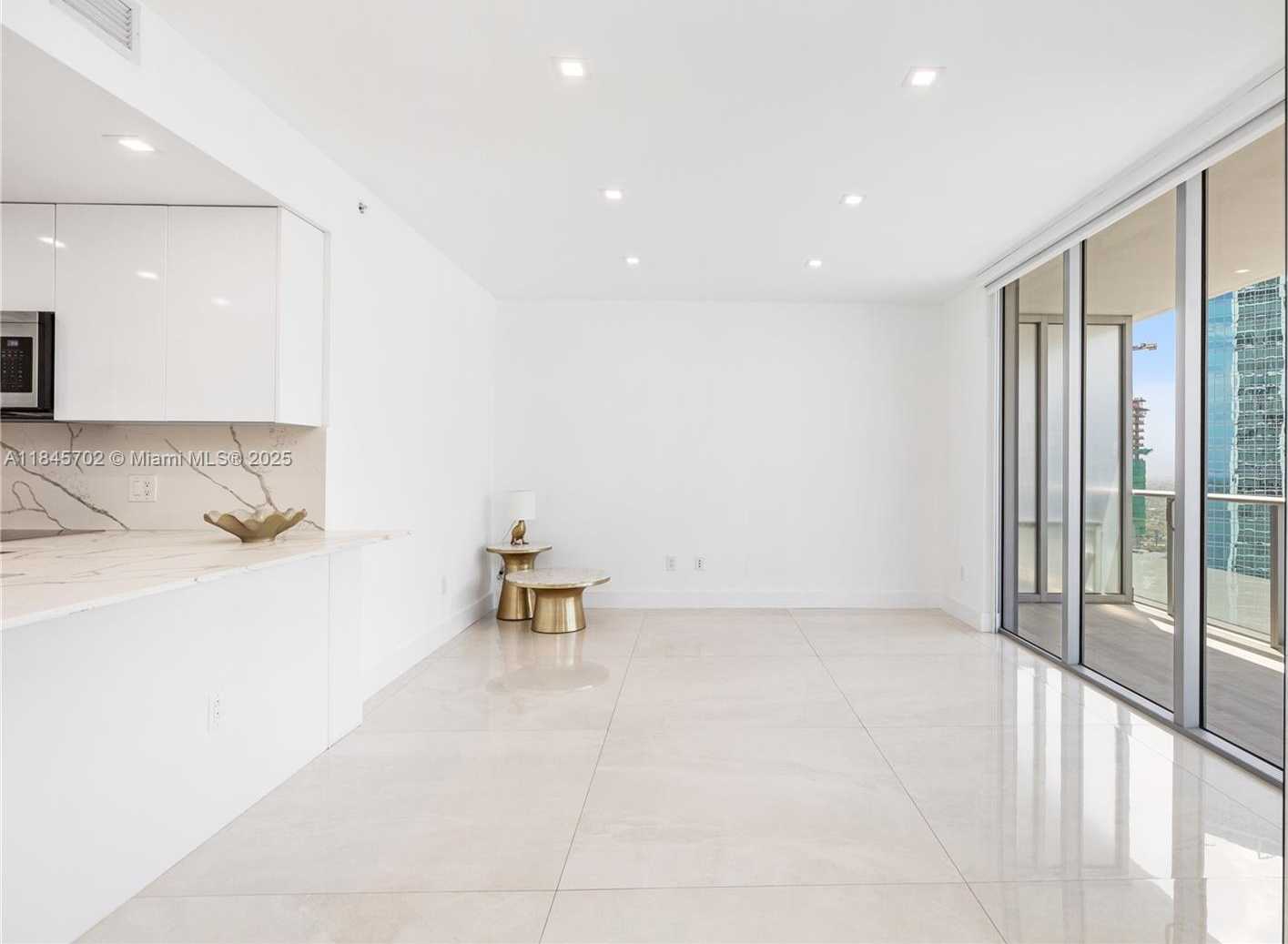Small Image of 1300 BRICKELL BAY DR #3100, Miami Number 2