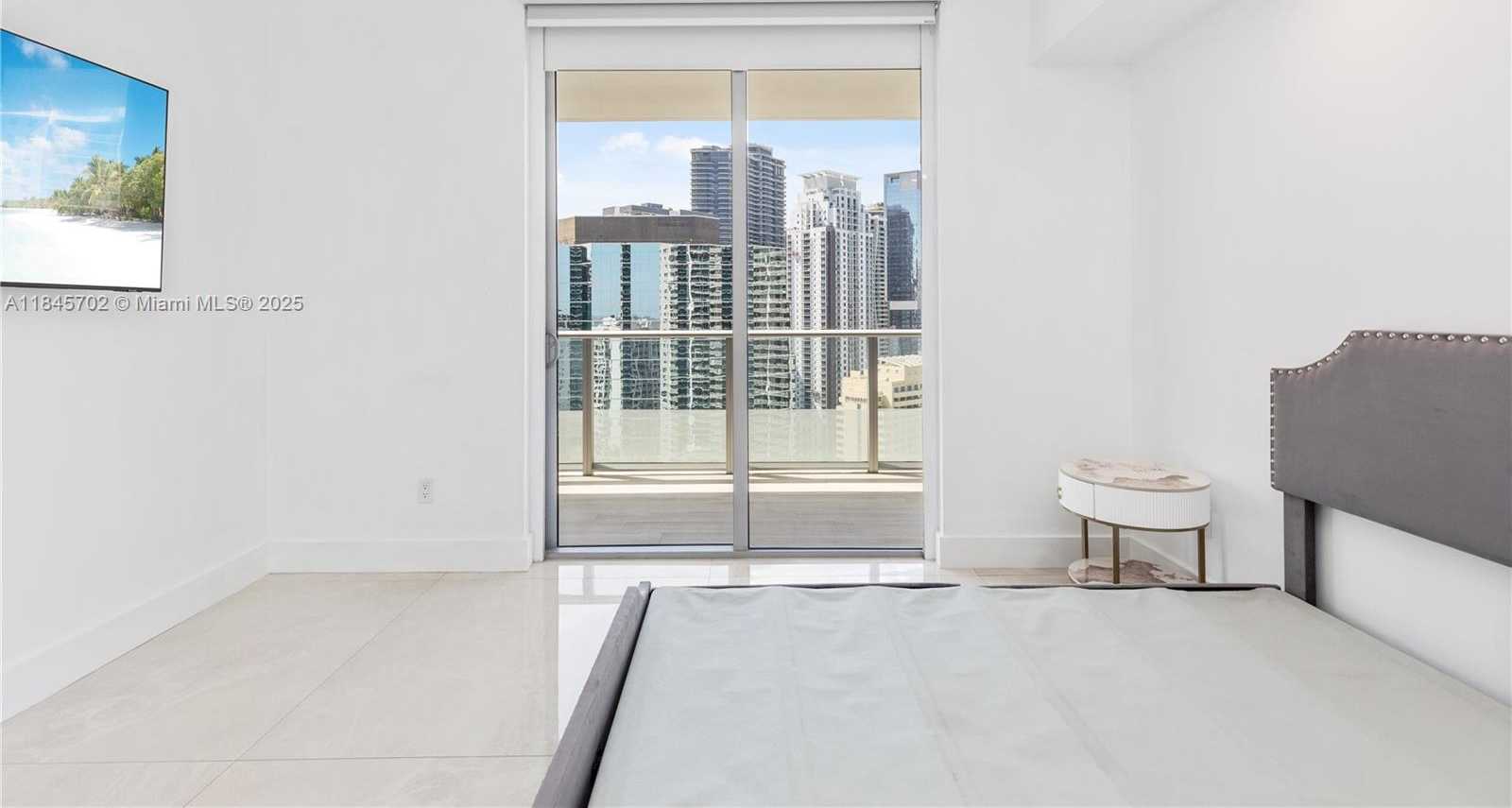 Small Image of 1300 BRICKELL BAY DR #3100, Miami Number 21