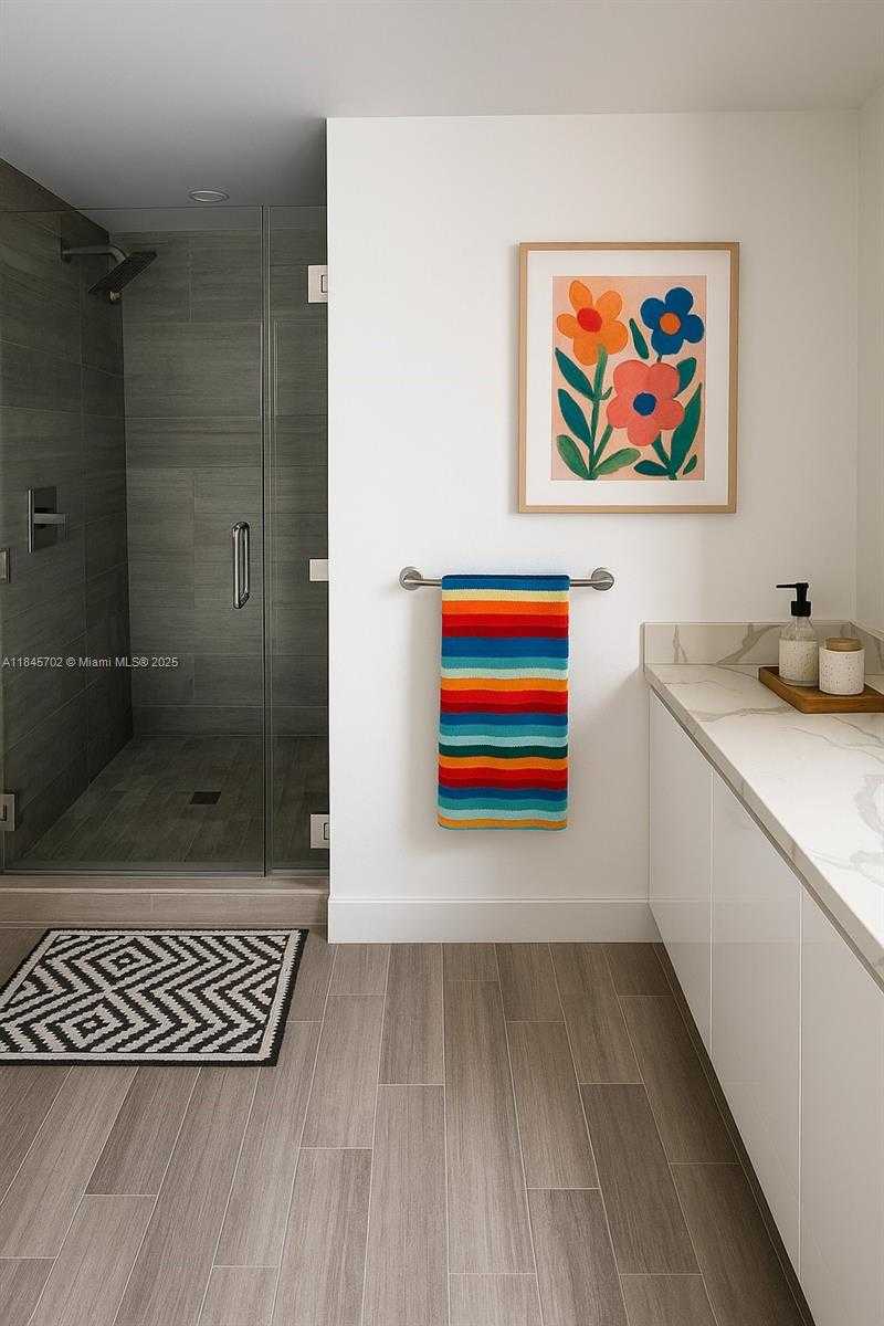 Small Image of 1300 BRICKELL BAY DR #3100, Miami Number 27