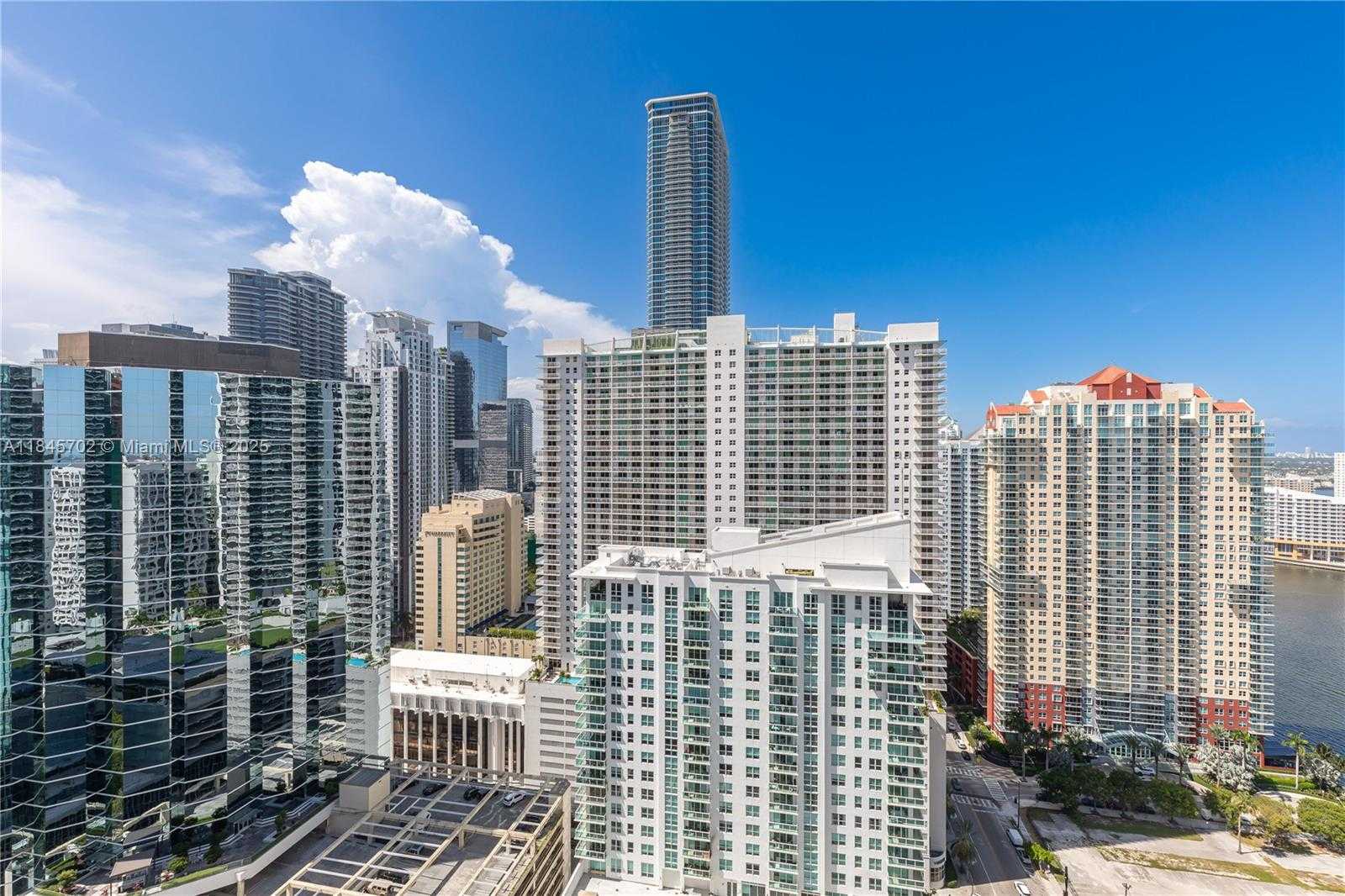 Small Image of 1300 BRICKELL BAY DR #3100, Miami Number 38
