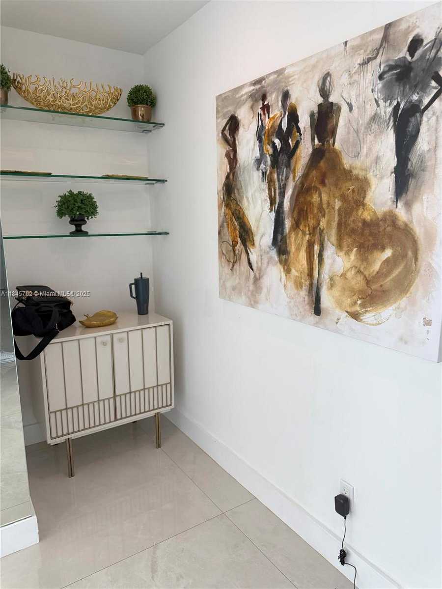 Small Image of 1300 BRICKELL BAY DR #3100, Miami Number 5