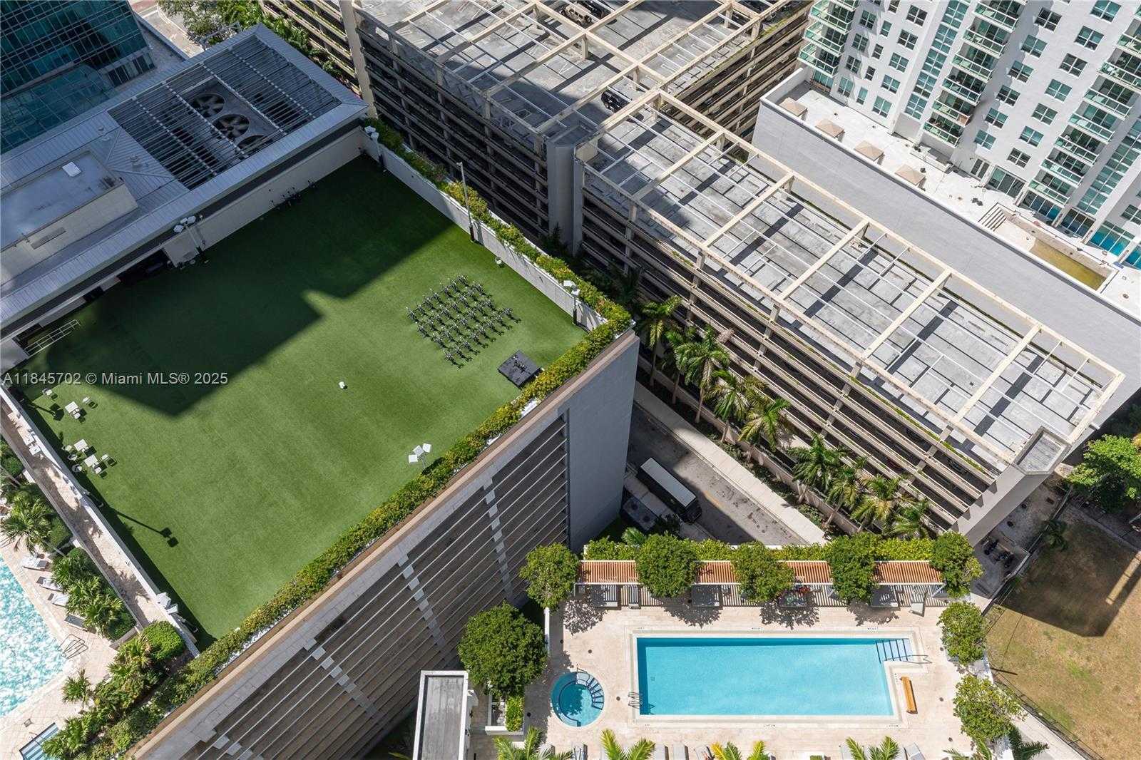 Small Image of 1300 BRICKELL BAY DR #3100, Miami Number 51
