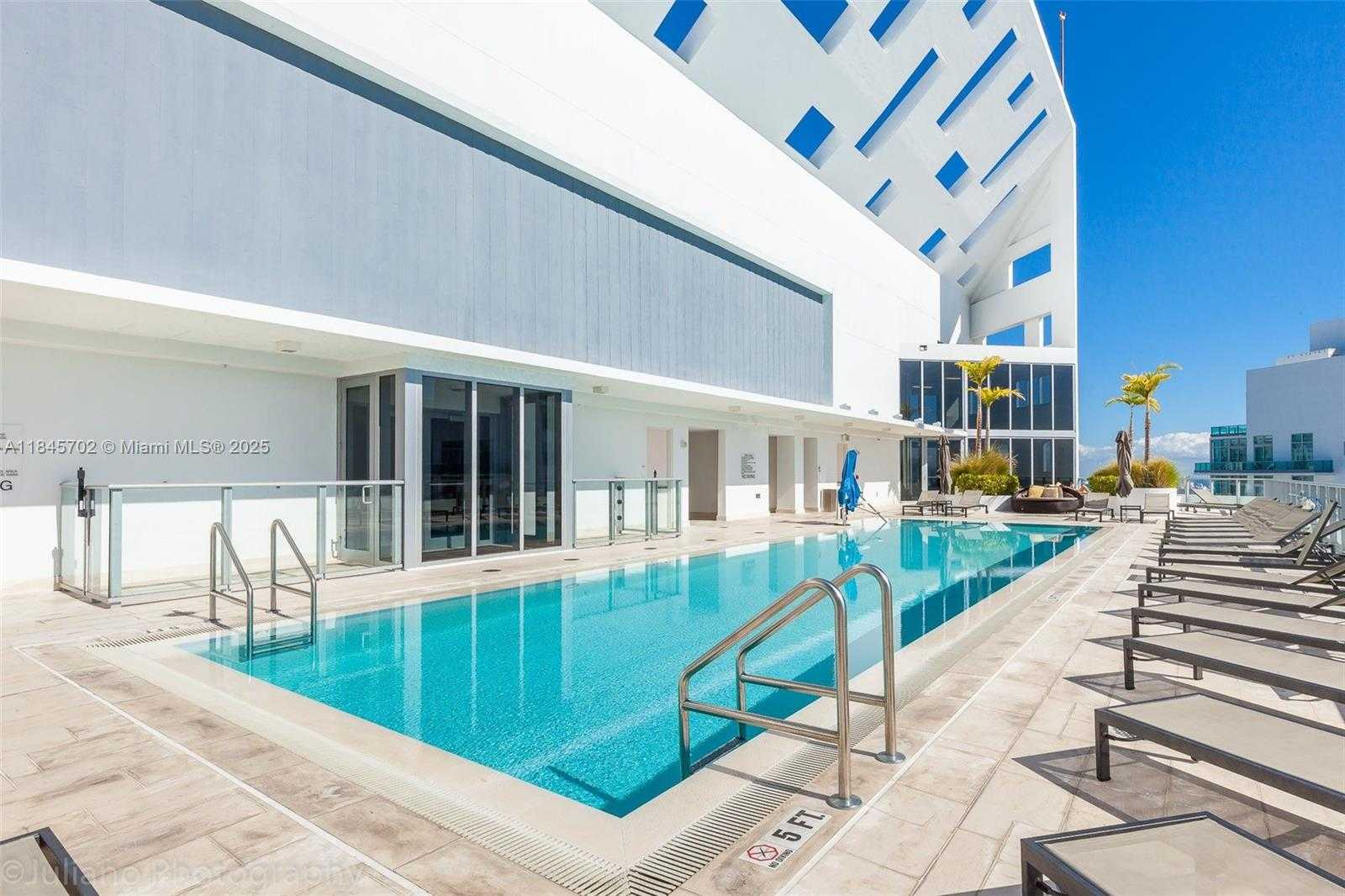Small Image of 1300 BRICKELL BAY DR #3100, Miami Number 54