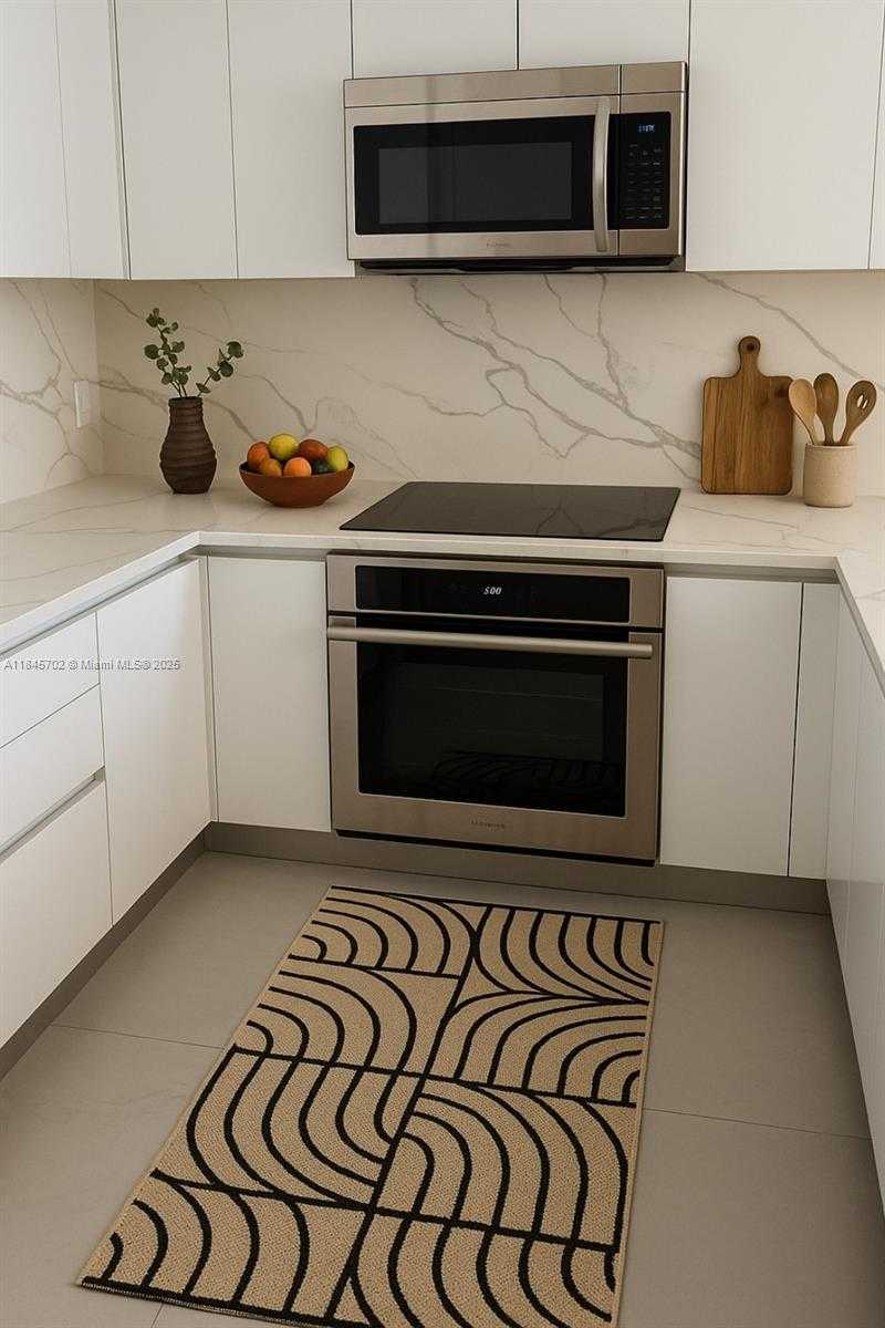 Small Image of 1300 BRICKELL BAY DR #3100, Miami Number 9