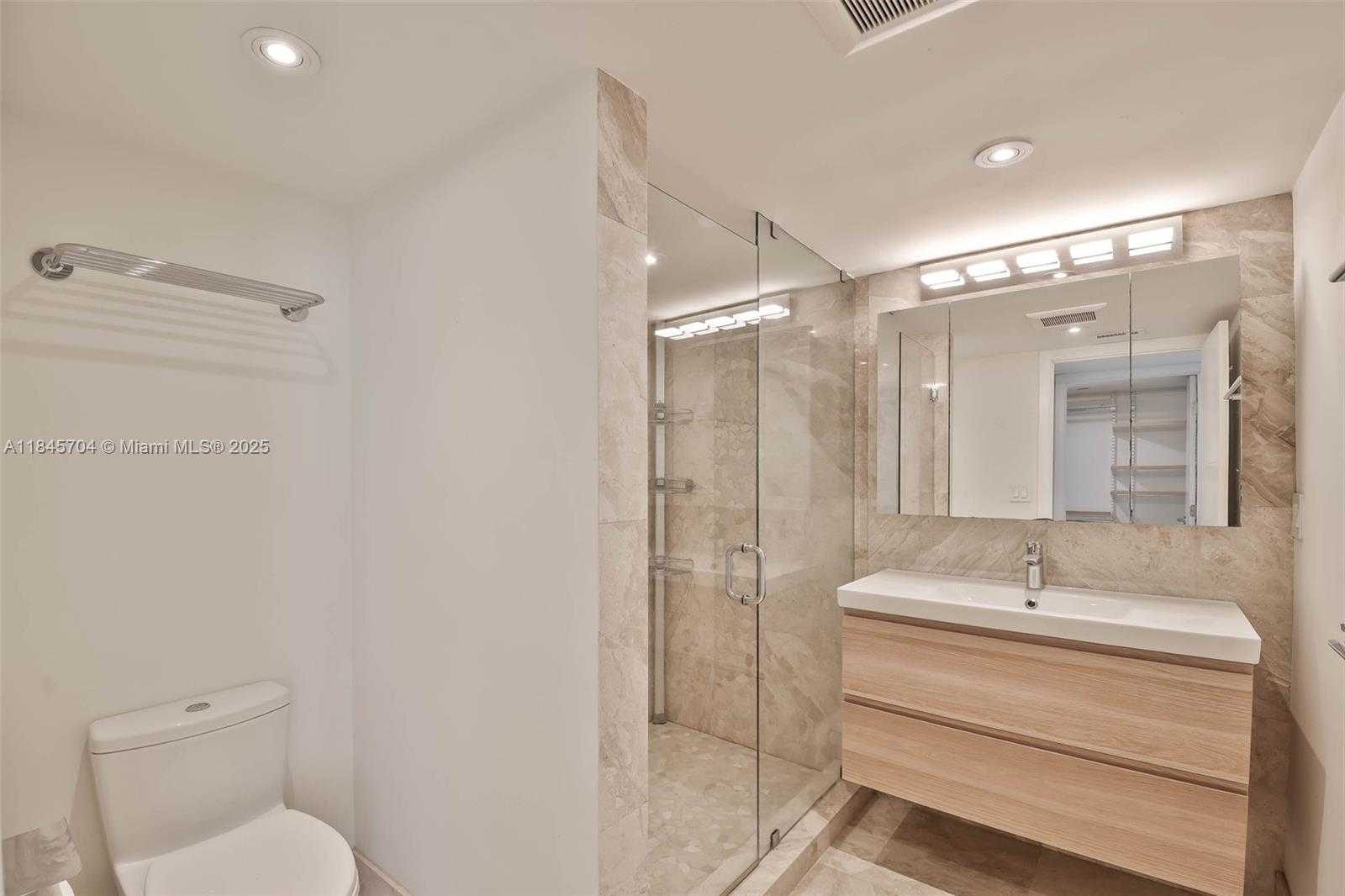 Small Image of 2555 COLLINS AVE #1201, Miami Beach Number 15