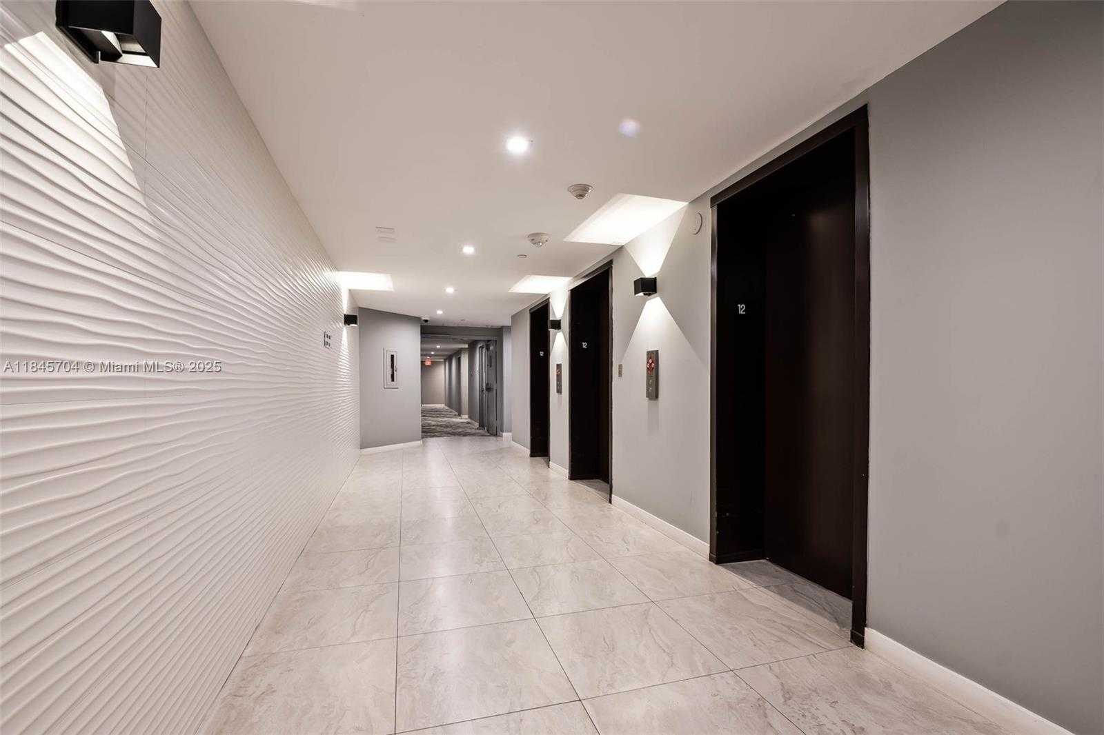 Small Image of 2555 COLLINS AVE #1201, Miami Beach Number 22
