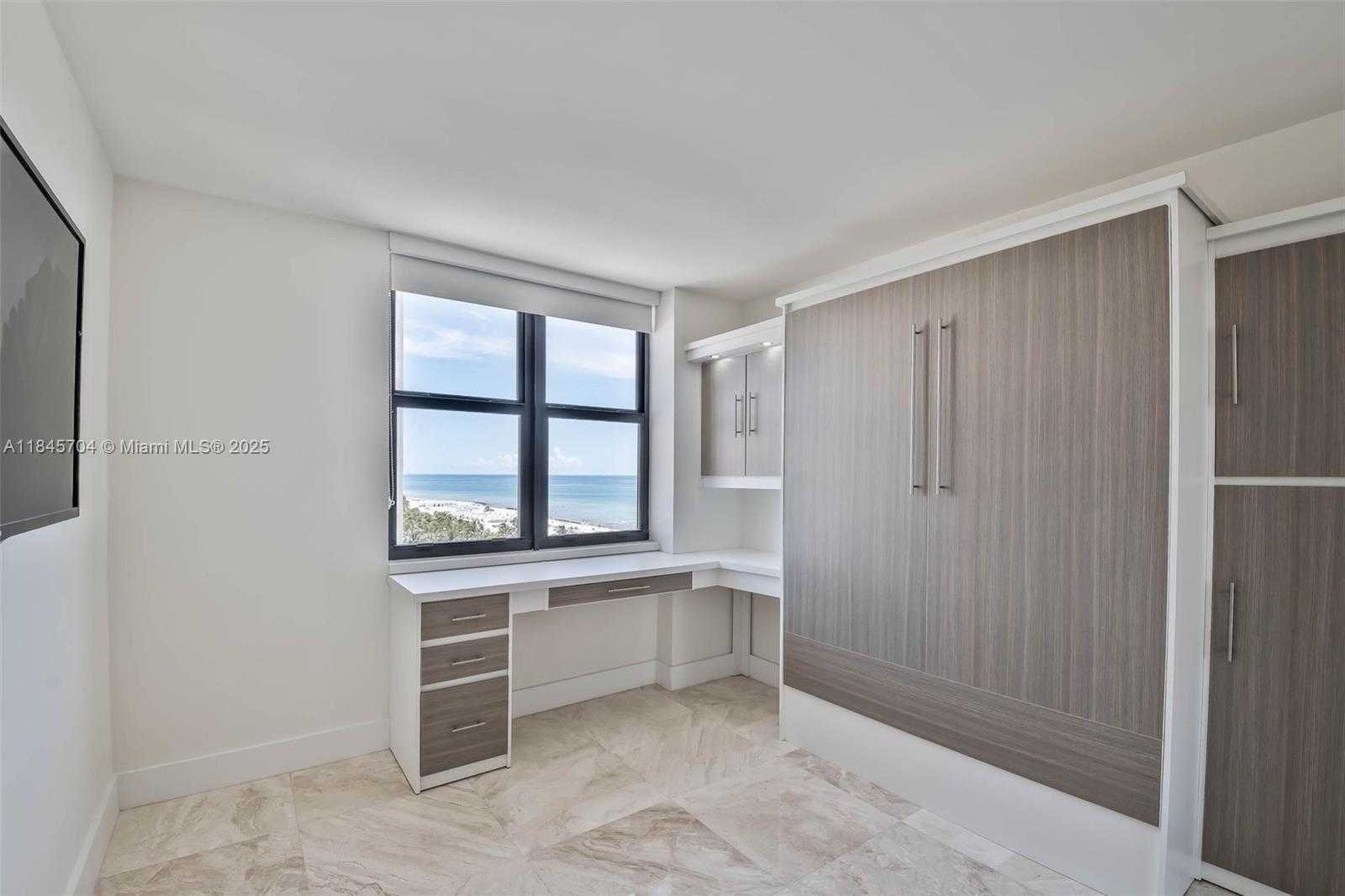 Small Image of 2555 COLLINS AVE #1201, Miami Beach Number 8