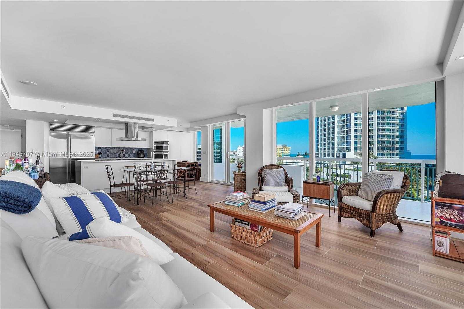 Small Image of 400 SOUTH POINTE DR #704, Miami Beach Number 13