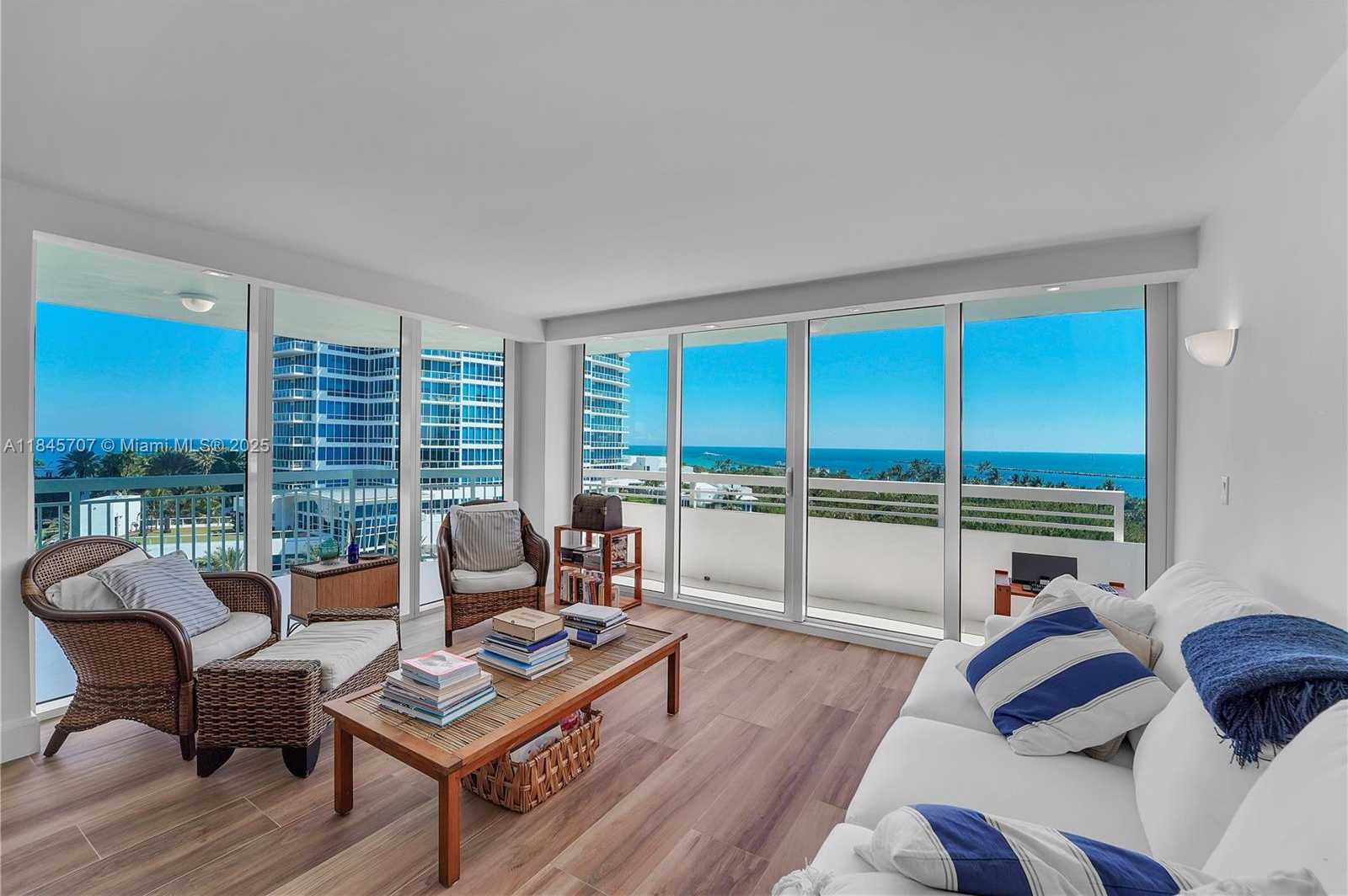 Small Image of 400 SOUTH POINTE DR #704, Miami Beach Number 14