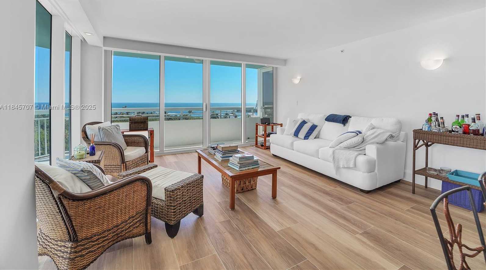 Small Image of 400 SOUTH POINTE DR #704, Miami Beach Number 15