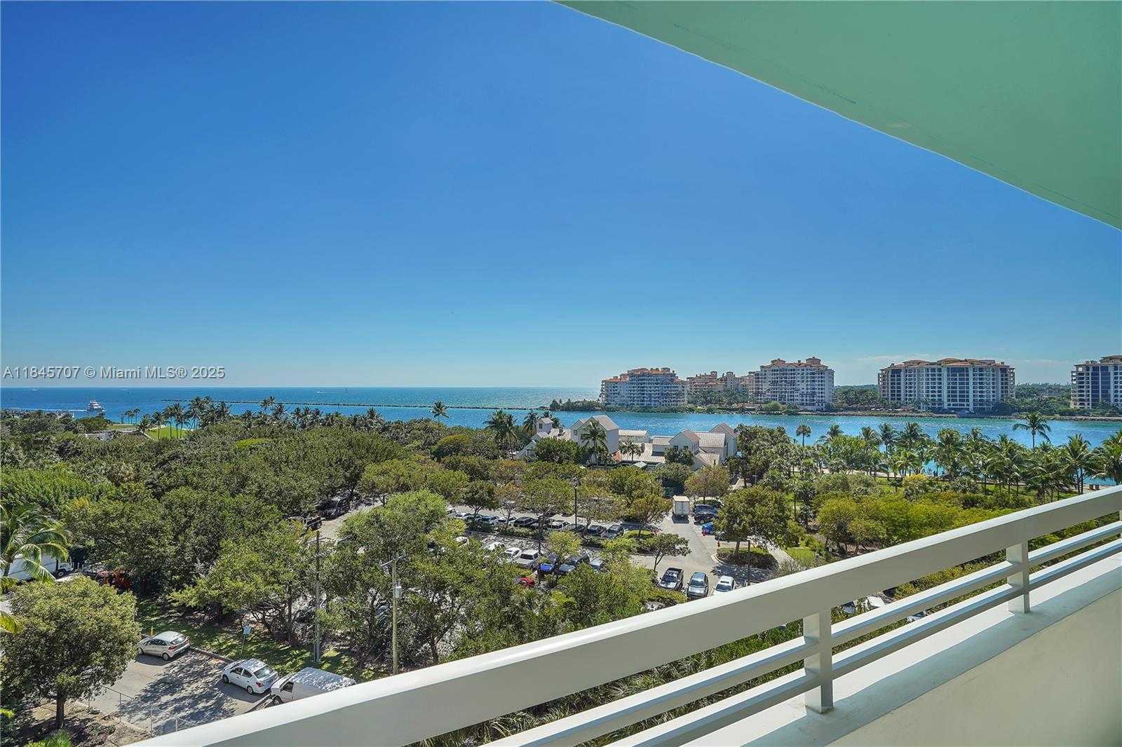 Small Image of 400 SOUTH POINTE DR #704, Miami Beach Number 19