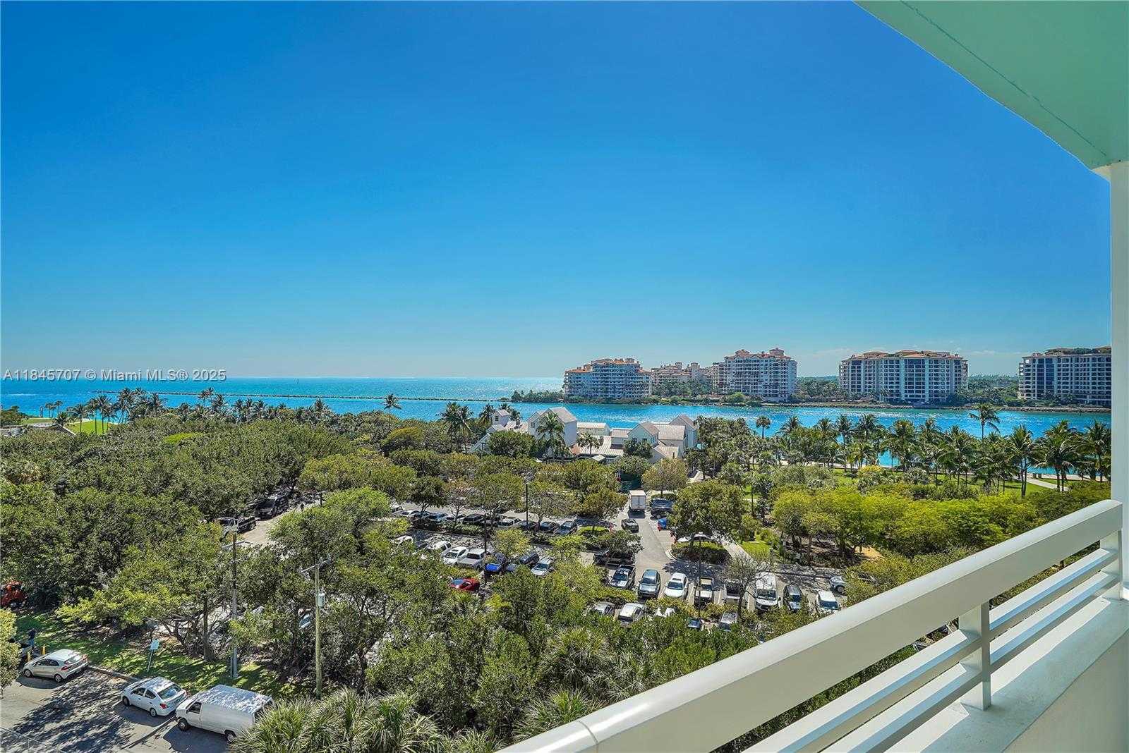 Small Image of 400 SOUTH POINTE DR #704, Miami Beach Number 25