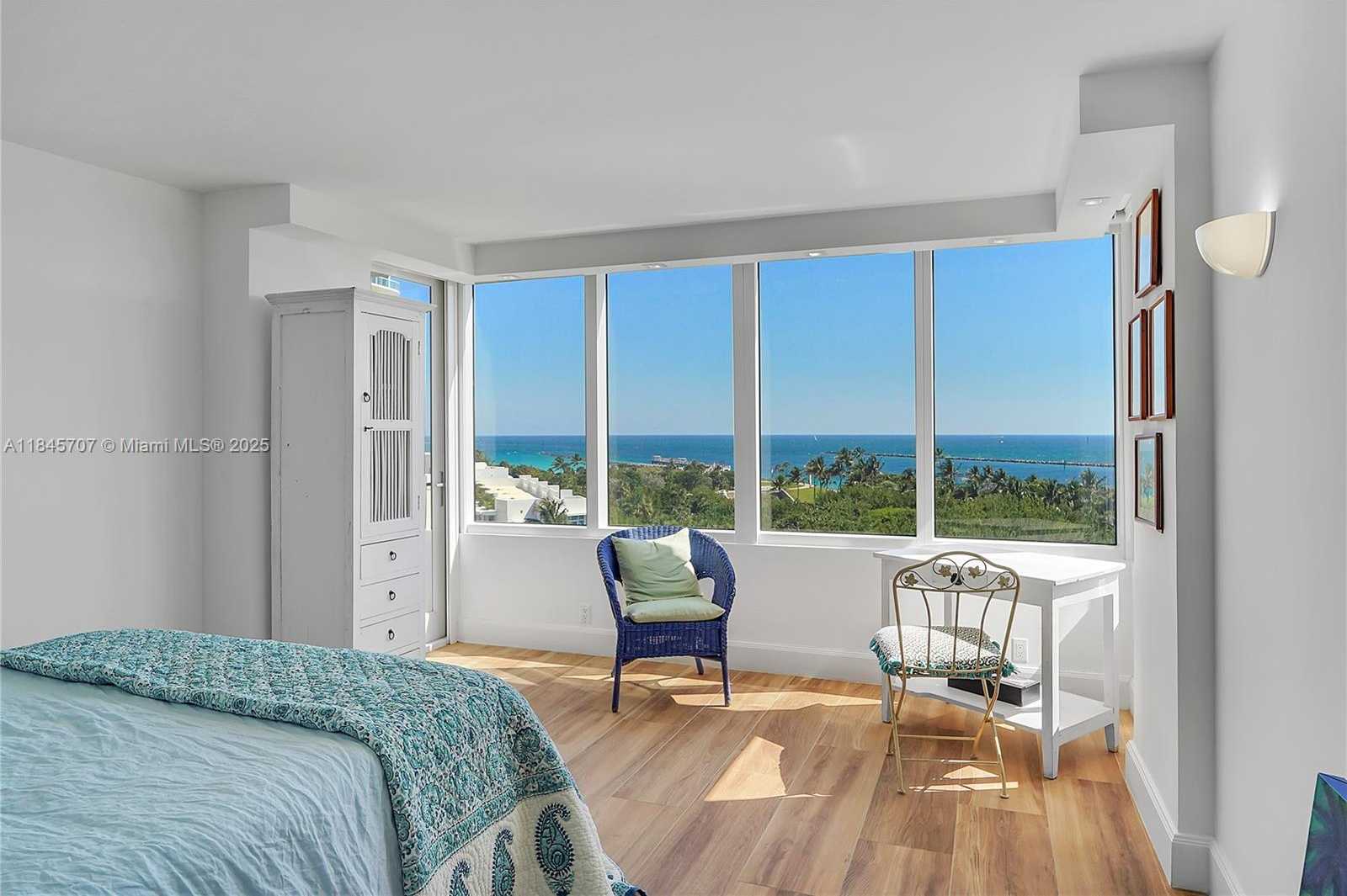 Small Image of 400 SOUTH POINTE DR #704, Miami Beach Number 26
