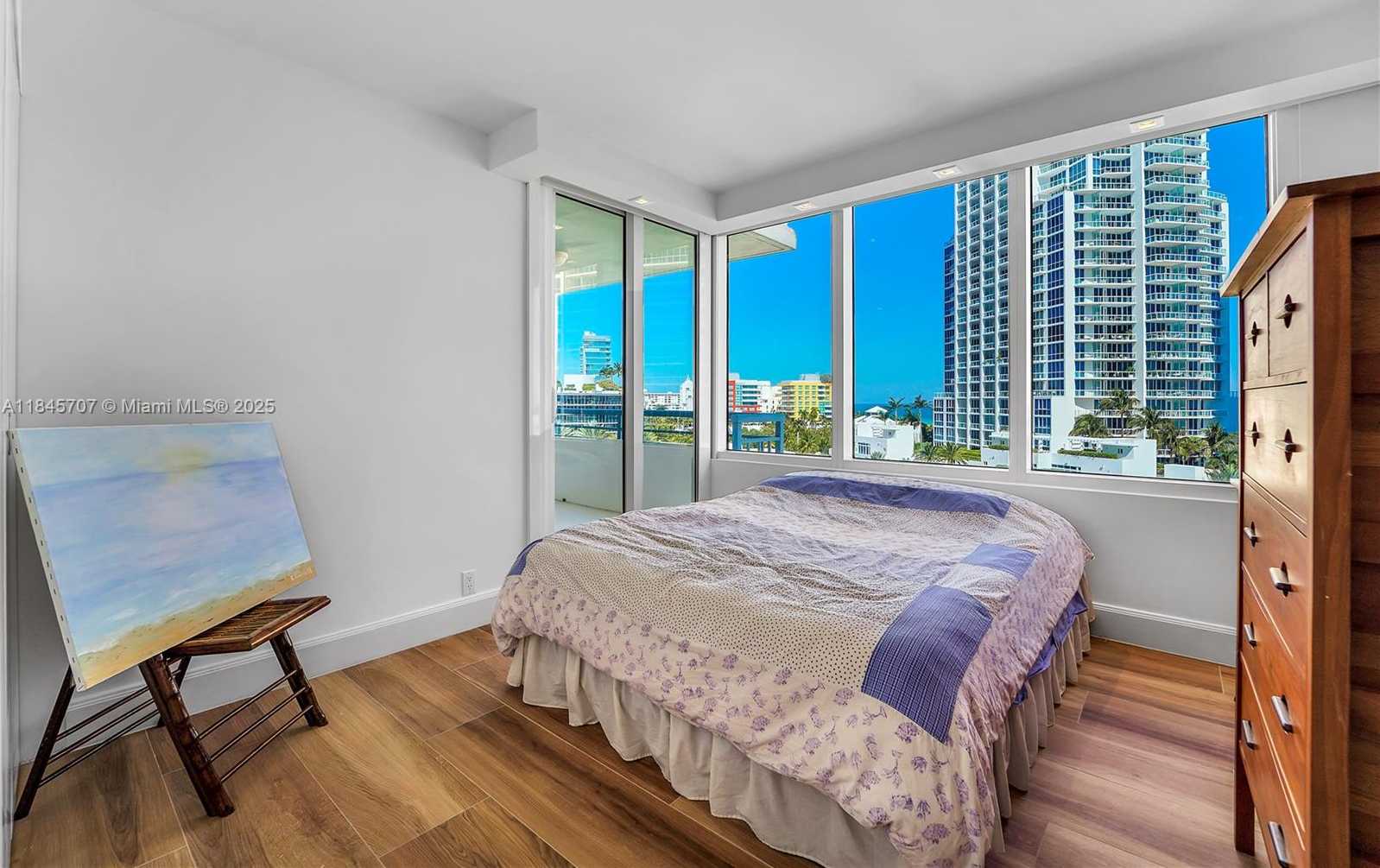 Small Image of 400 SOUTH POINTE DR #704, Miami Beach Number 32