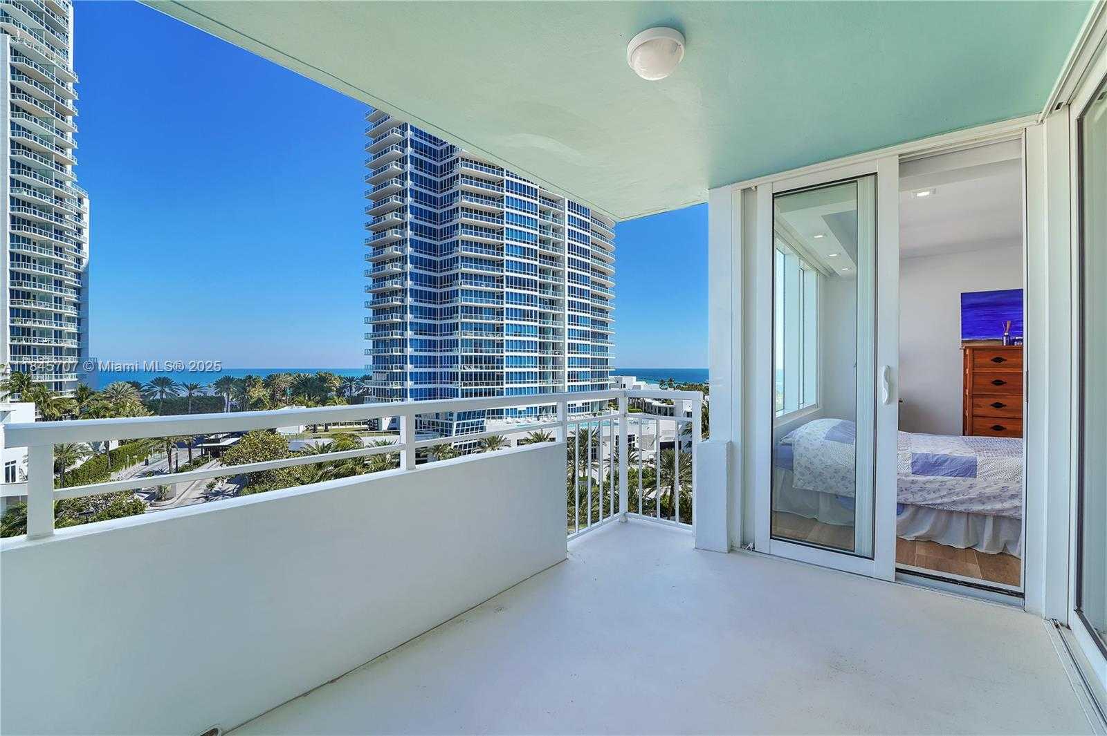 Small Image of 400 SOUTH POINTE DR #704, Miami Beach Number 40