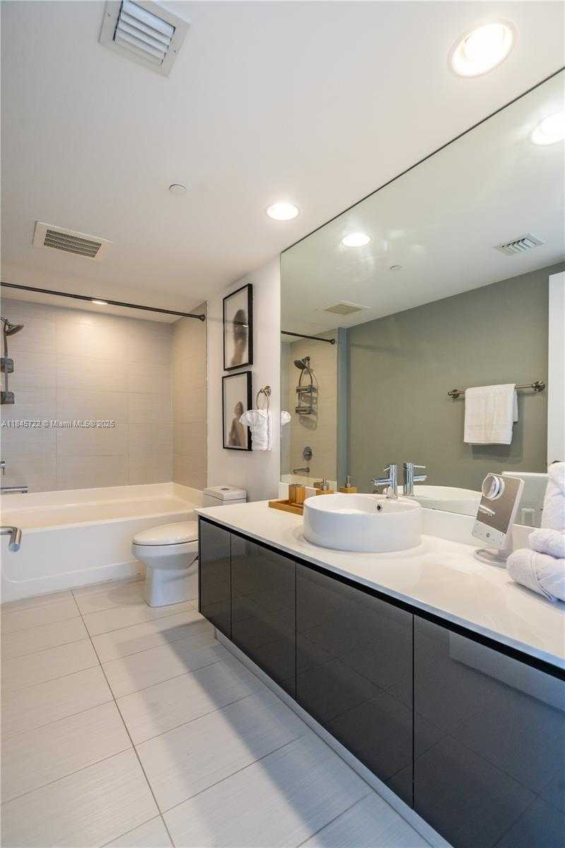 Small Image of 31 SOUTH EAST 6TH ST #1401, Miami Number 12