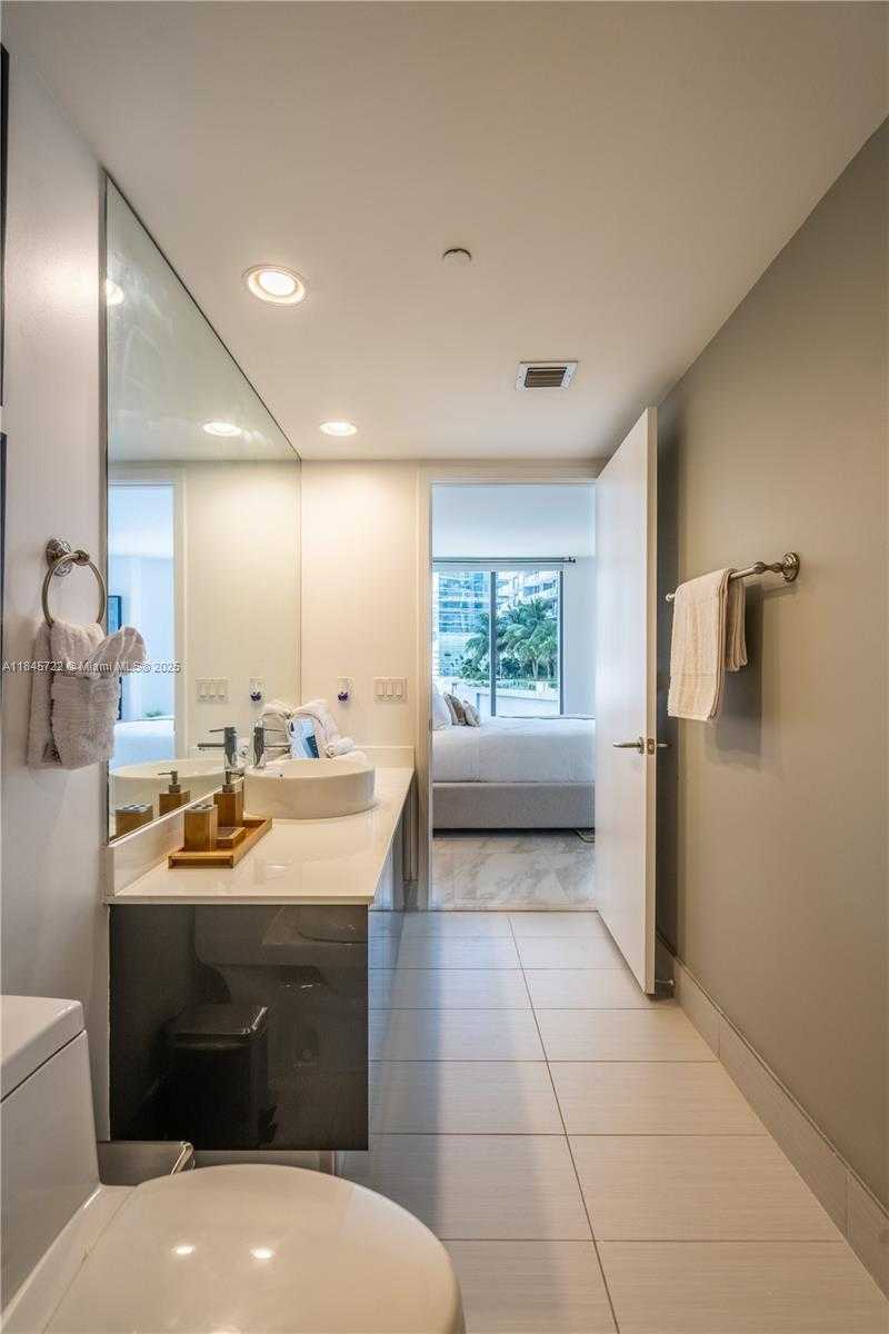Small Image of 31 SOUTH EAST 6TH ST #1401, Miami Number 13