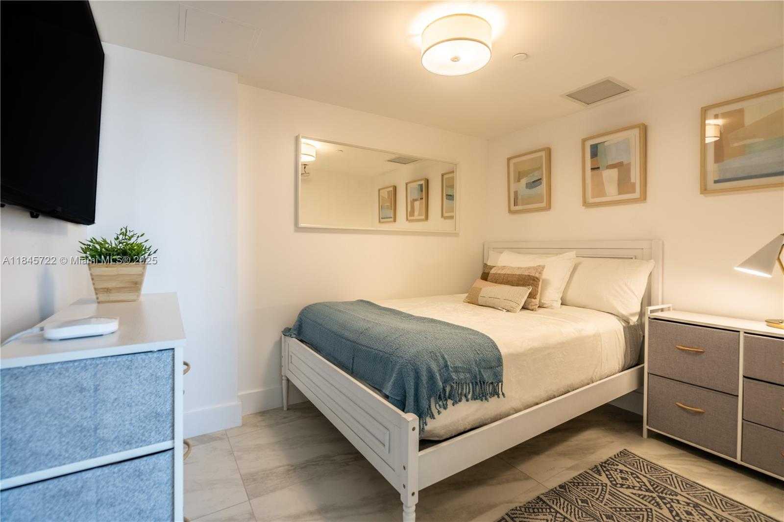 Small Image of 31 SOUTH EAST 6TH ST #1401, Miami Number 15