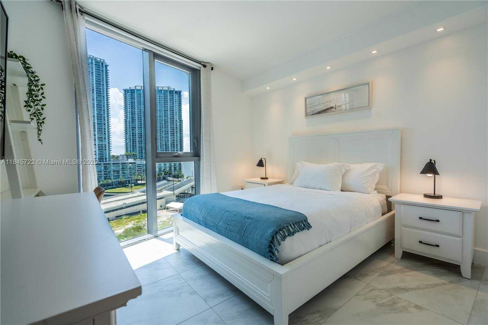 Small Image of 31 SOUTH EAST 6TH ST #1401, Miami Number 18