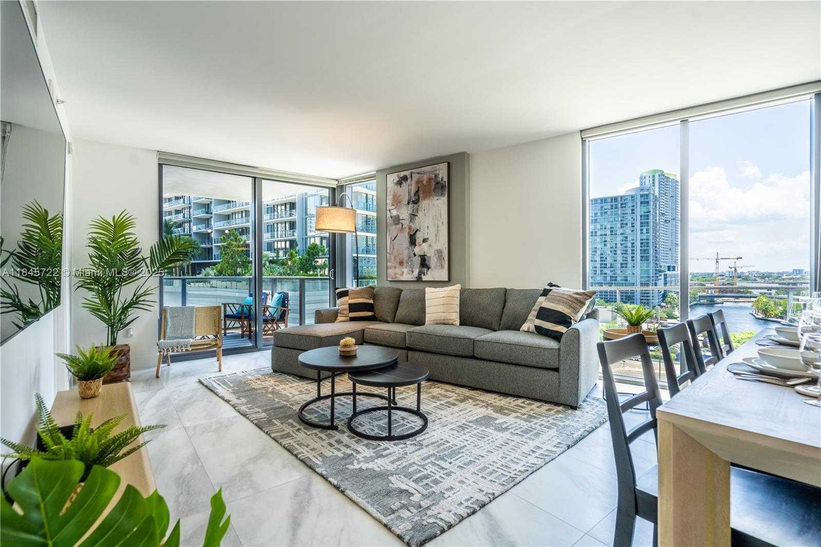 Small Image of 31 SOUTH EAST 6TH ST #1401, Miami Number 4