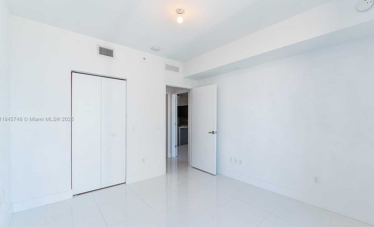 Small Image of 1080 BRICKELL AVE #3207, Miami Number 12