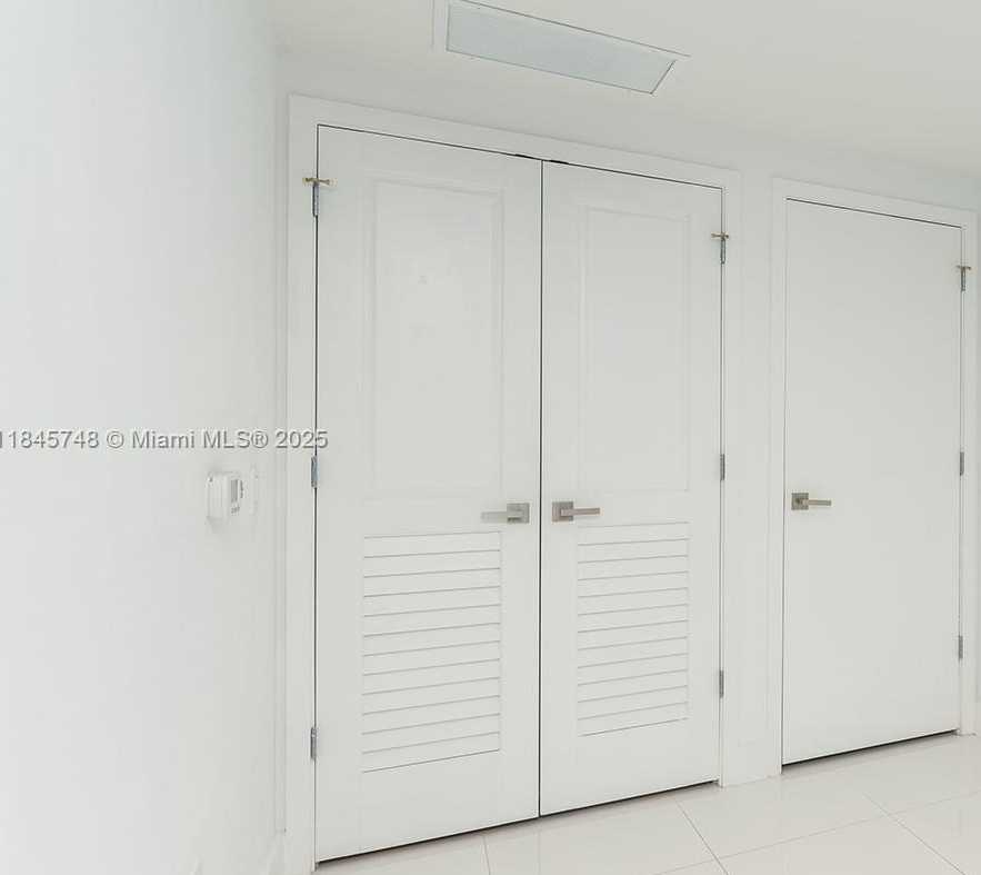 Small Image of 1080 BRICKELL AVE #3207, Miami Number 5