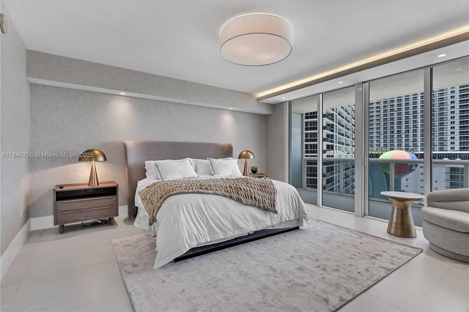 Small Image of 1830 SOUTH OCEAN DR #1501, Hallandale Beach Number 18