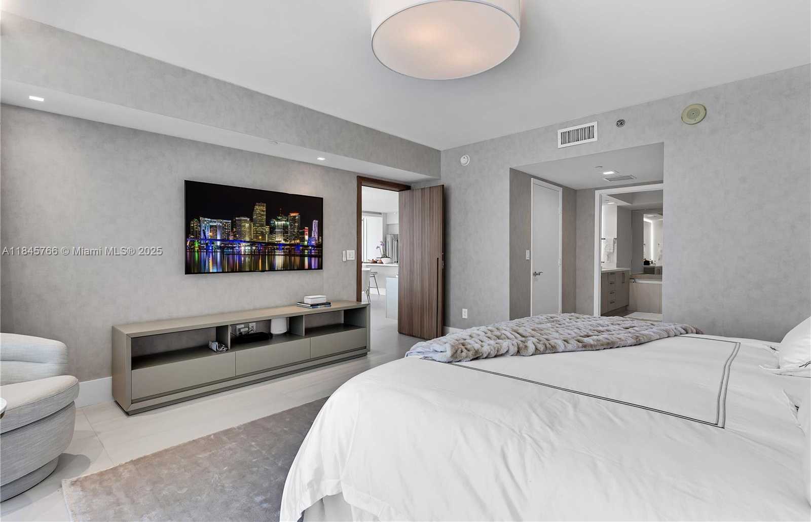 Small Image of 1830 SOUTH OCEAN DR #1501, Hallandale Beach Number 21